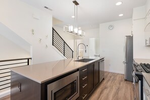 مستلزمات طهي/أطباق/أوعية، مناشف ورقية