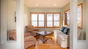 Een smart-tv en een kantoor