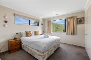 5 bedrooms, iron/ironing board, travel crib, WiFi