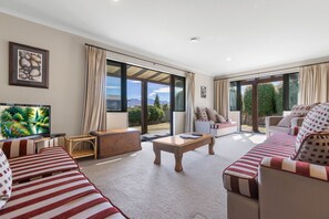 Fernseher, Stereoanlage