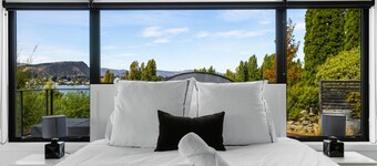 The Lookout: Lake Views