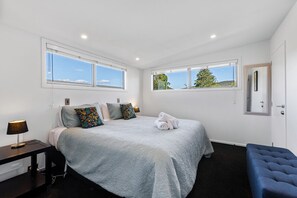 3 chambres, fer et planche à repasser, lit parapluie, Wi-Fi