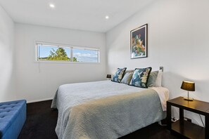 3 habitaciones, tabla de planchar con plancha, cuna de viaje y wifi 