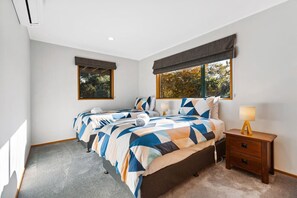 4 Schlafzimmer, Bügeleisen/Bügelbrett, Reisekinderbett, WLAN