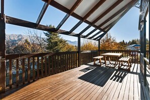 تناول الطعام بالخارج