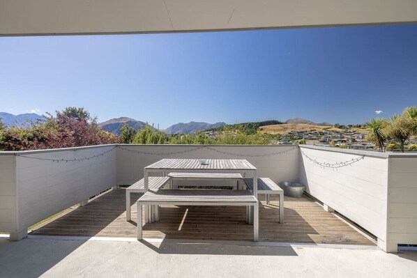 屋外ダイニングエリア