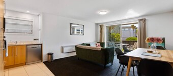 Resort-Style Wanaka Retreat | Pool, Hot Tub, Gym & Garage | Close to Town & Lake