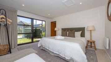 1 bedroom, iron/ironing board, travel cot, WiFi