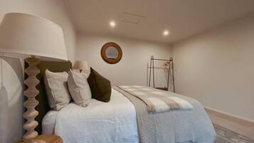 1 bedroom, iron/ironing board, travel cot, WiFi