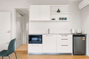 Micro-ondes, grille-pain