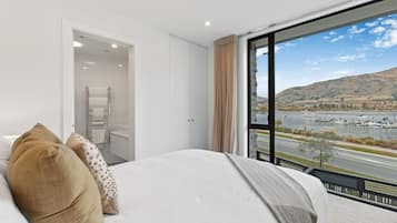 3 bedrooms, iron/ironing board, travel crib, WiFi