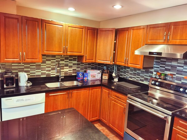 Fridge, microwave, oven, stovetop