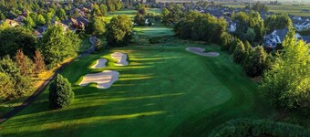 Chinese style suite near golf course