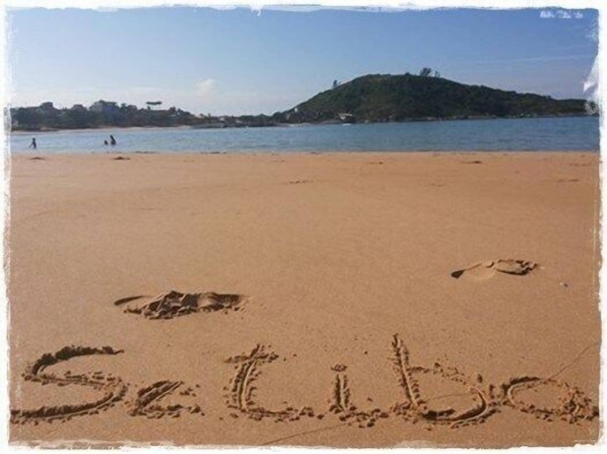 Beach nearby, sun-loungers, beach umbrellas, beach towels