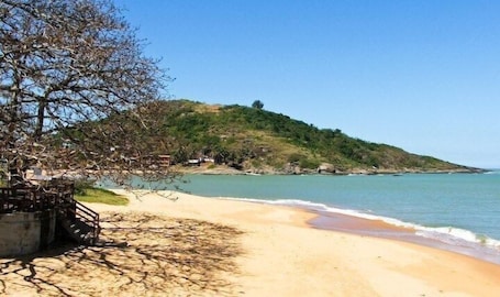 Beach nearby, sun loungers, beach umbrellas, beach towels