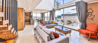 A Stunning 3-Bedroom Retreat Blending Style with Comfort - Convervative