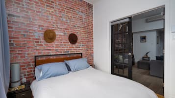 2 bedrooms, iron/ironing board, travel crib, WiFi (free)