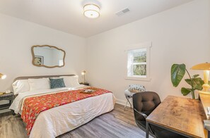 1 bedroom, desk, iron/ironing board, WiFi
