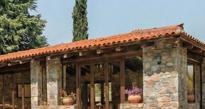 Estate Villa OINOI with Pool