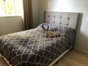 3 室のベッドルーム、アイロン / アイロン台、WiFi、ベッドシーツ