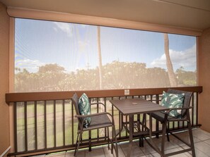 Outdoor dining - Great Location! Walk to Everything in South Kihei! (Kihei)