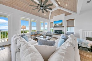 Smart TV, chimenea y impresora 