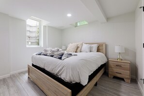 6 bedrooms, iron/ironing board, free WiFi, bed sheets