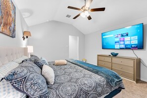 4 bedrooms, desk, iron/ironing board, travel crib