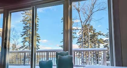 Oceanfront Crackling Cove Cottage, Family, fire pit, sleeps 6