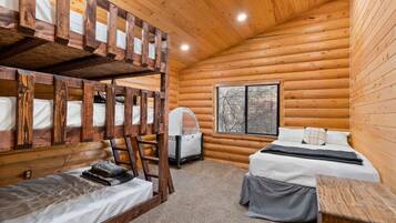 4 bedrooms, iron/ironing board, travel crib, free WiFi