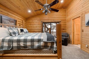 4 bedrooms, iron/ironing board, travel cot, free WiFi