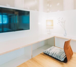 書桌、手提電腦工作空間、熨斗/熨衫板、免費 Wi-Fi