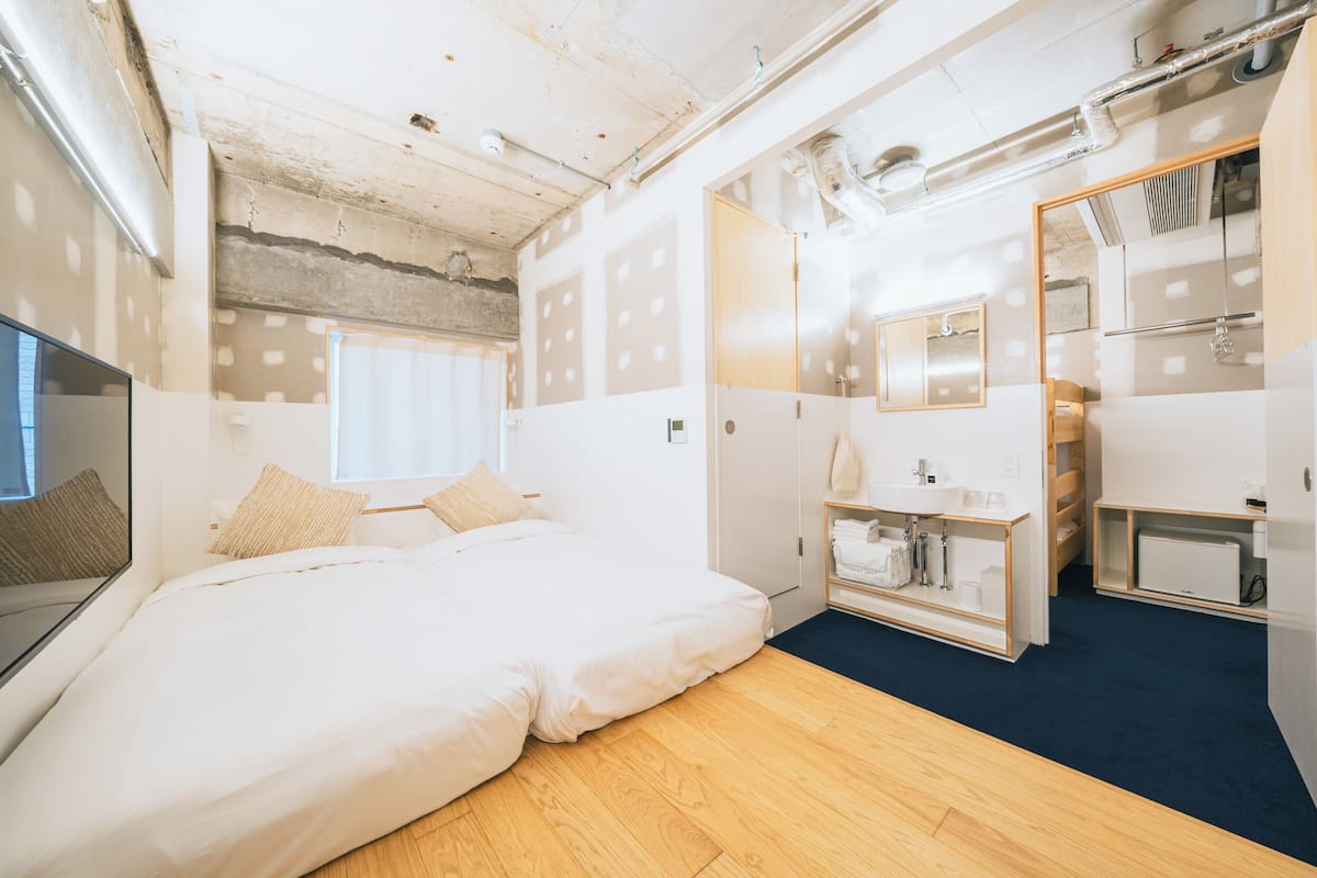 Habitación cuádruple familiar, 4 habitaciones, para no fumadores (Fourth Type B) | Escritorio y espacio para trabajar con laptop