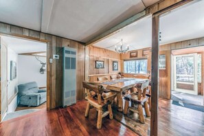 Interior - Happy Home | Stargaze • Hot Tub • Nature (Ruidoso)