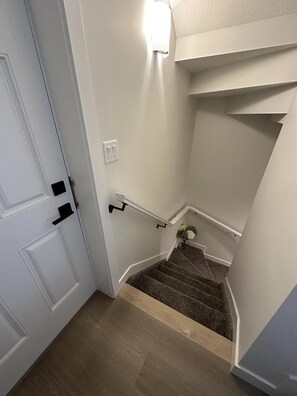 Interior - New, fresh, affordable, homey, 10 mins to the Edmonton Intl Airport. (Edmonton)