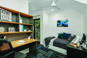 Comfort Single Room | Individually furnished, desk, laptop workspace, free WiFi - Redhill Cairns Shared Living – Gatton St (Parramatta Park)
