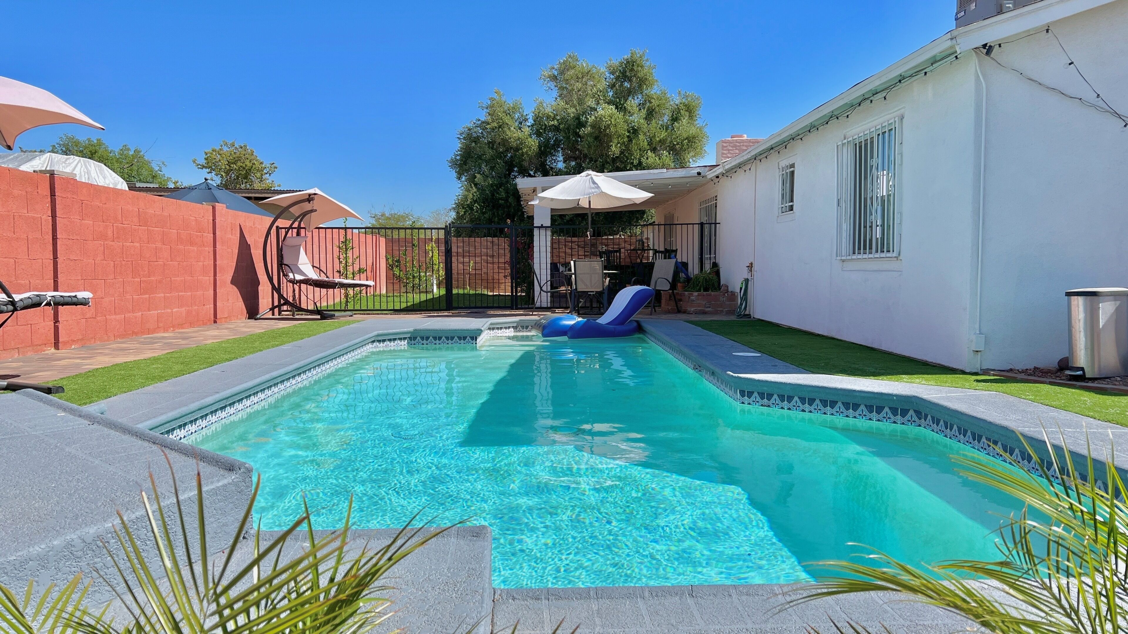Desert Villa. Private Heated Pool, Patio, Grill. 4-Bedroom. 15-mins from stadium