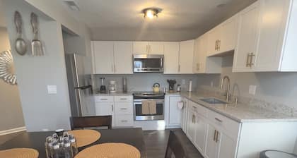 Upscale apartment near Worlds of Fun, Arrowhead Stadium, Country Club Plaza!