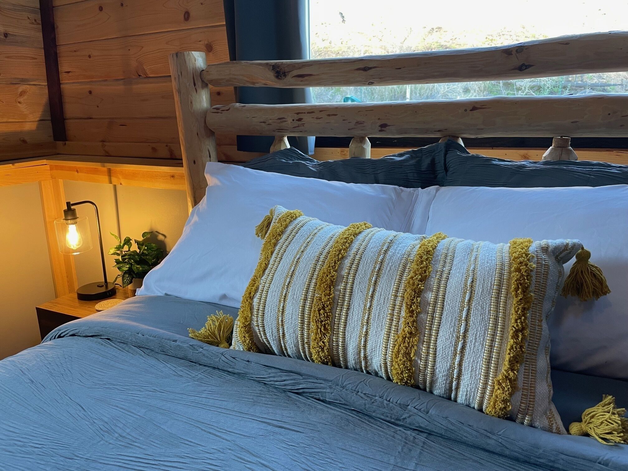 2 bedrooms, desk, travel cot, WiFi