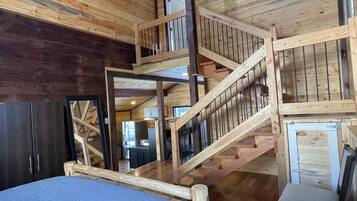 2 bedrooms, desk, travel crib, WiFi