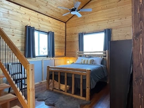 2 bedrooms, desk, travel crib, WiFi