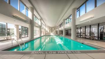 Alberca techada y alberca climatizada