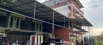 OYO 93414 Wisma Ratu Syariah Near SMP Negeri 2 Watang Pulu