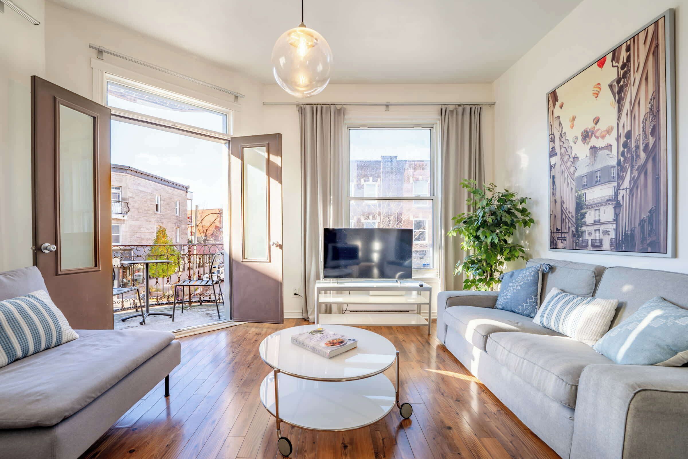 Téléviseur, bureau