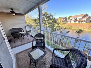 Terrace/patio - 🎢🎡 Tranquil Condo in Scenic Branson - Serene Pond Views & Family Fun Awaits!🪿 (Branson)