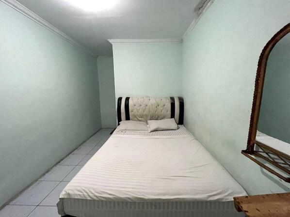 Standard Double Room | Desk, laptop workspace, free WiFi, bed sheets