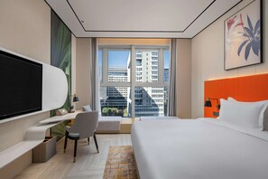 Minibar, in-room safe, individually decorated, desk - Hilton Garden Inn Nanjing Hexi Olympic Sports Center (Nanjing)