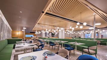 Desayuno buffet todos los días (con cargo)