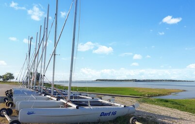 Amazing home in Dommartin-le-Saint-Pèr