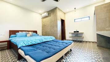 3 bedrooms, desk, iron/ironing board, WiFi